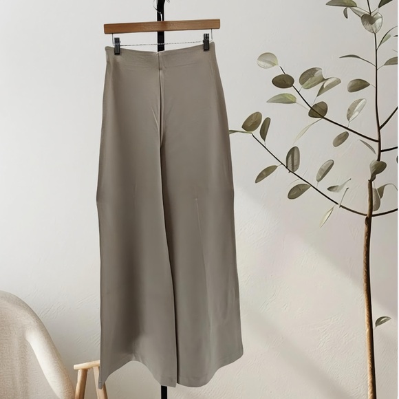 NWT Quince Ultra Point wide leg pants SZ M - Picture 2 of 9